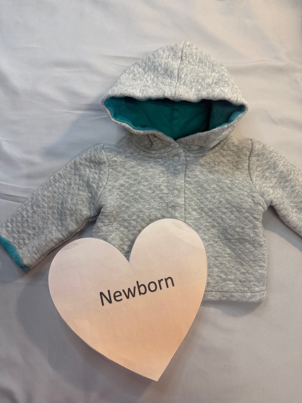 Trois Moutons Newborn Quilted Hooded Puffer Jacket Light Gray with Teal Lining